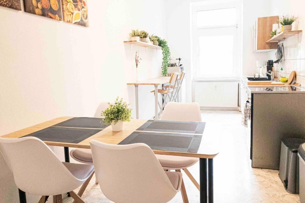 Top Moderne Wohnung In Leipziger Altbau - Netflix Inklusive Exteriör bild
