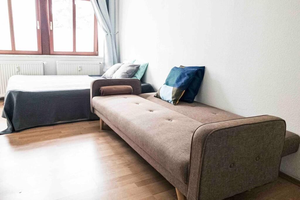 Top Moderne Wohnung In Leipziger Altbau - Netflix Inklusive Exteriör bild