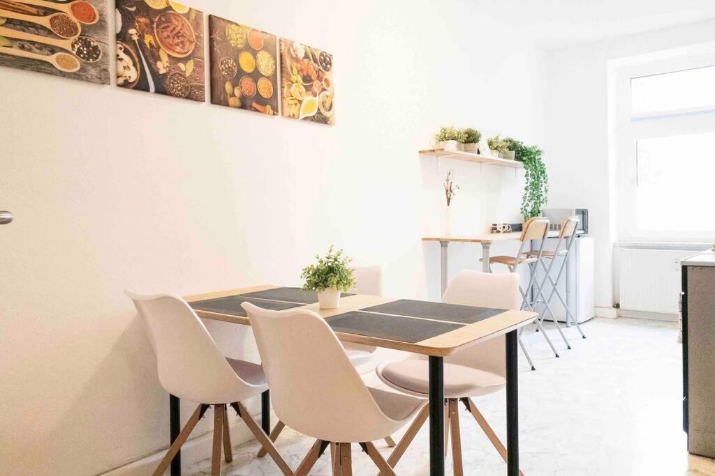 Top Moderne Wohnung In Leipziger Altbau - Netflix Inklusive Exteriör bild