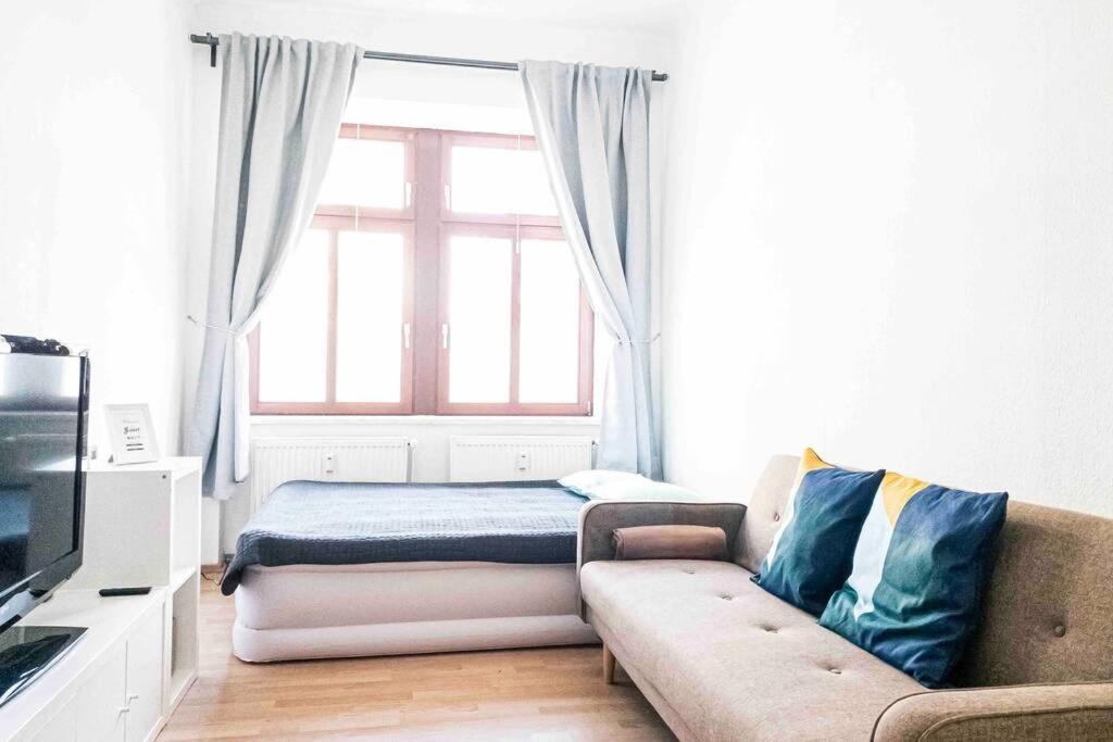 Top Moderne Wohnung In Leipziger Altbau - Netflix Inklusive Exteriör bild