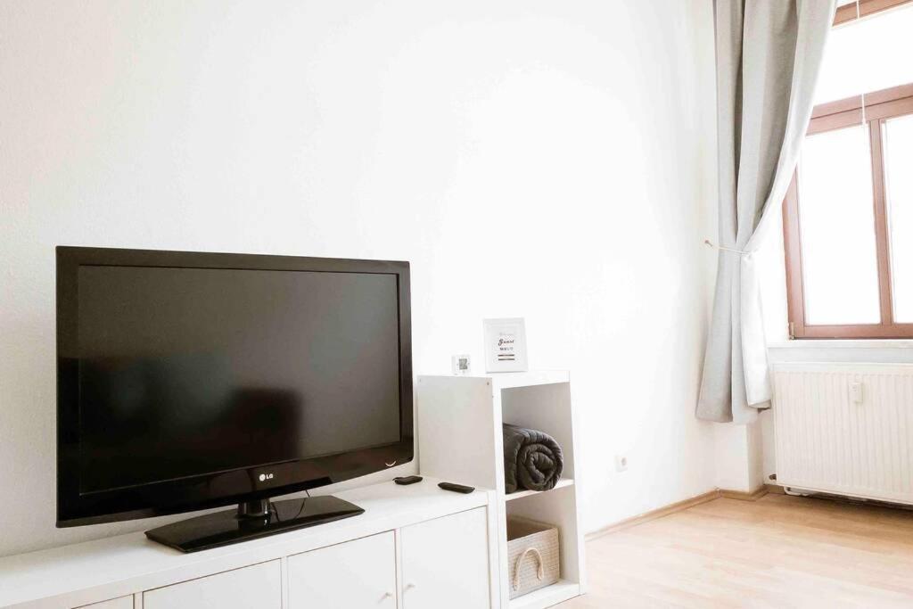 Top Moderne Wohnung In Leipziger Altbau - Netflix Inklusive Exteriör bild