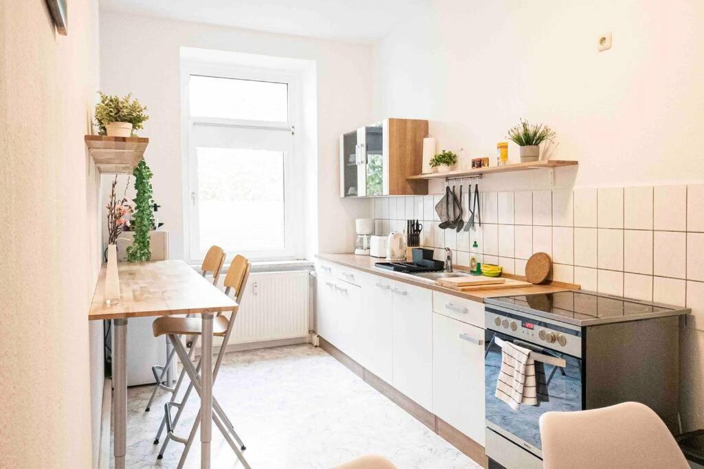 Top Moderne Wohnung In Leipziger Altbau - Netflix Inklusive Exteriör bild